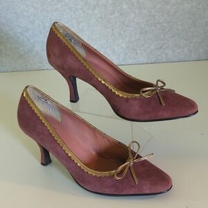 VTG IMPO Suede Leather Pumps Heels Bow Scalloped Trim 7.5 Mauve gold Shoes Retro